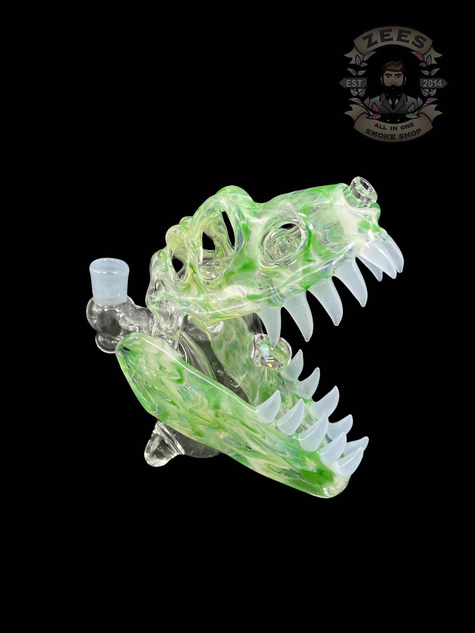 SLURM SNOB GLASS: GREEN W/ FROSTY WHITE TEETH DINO SKULL RIG