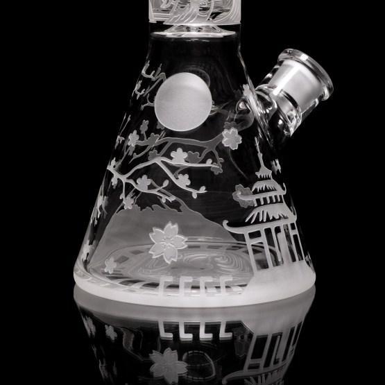 254 Space Woman Ice Bar Milky Way ソフビ MILKY WAY GLASS: FEMME SAMURAI BEAKER (MK-1031) | Zee Vapor
