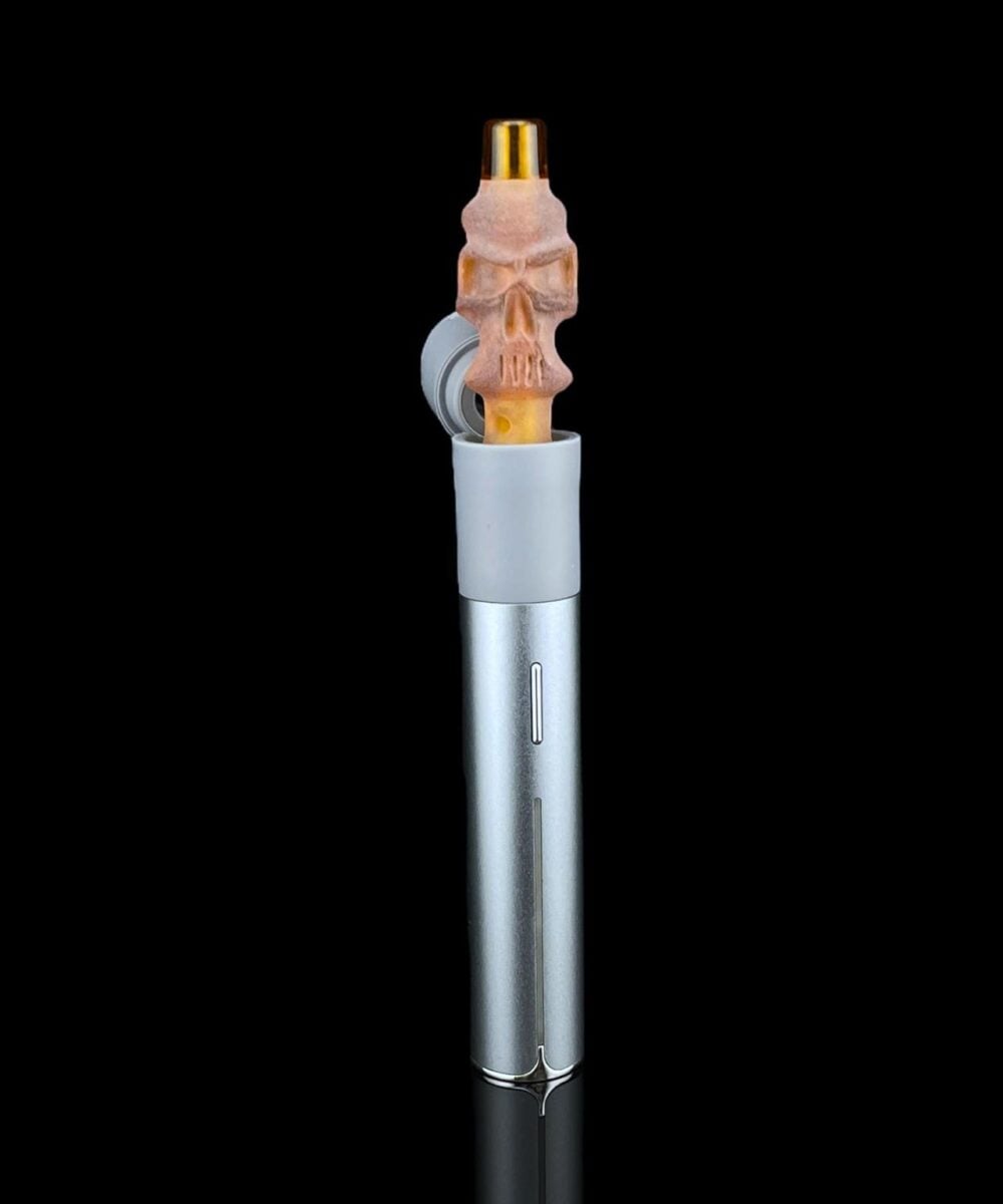 Alternative view of MAJOR GLASS LAB: SKULL PIVOT MOUTHPIECE