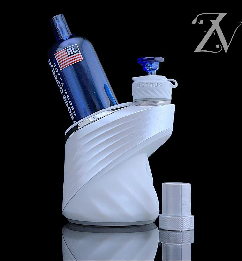 Alternative view of SPACEWALK GLASS: DRY TOP SET PUFFCO PEAK ATTACHMENT