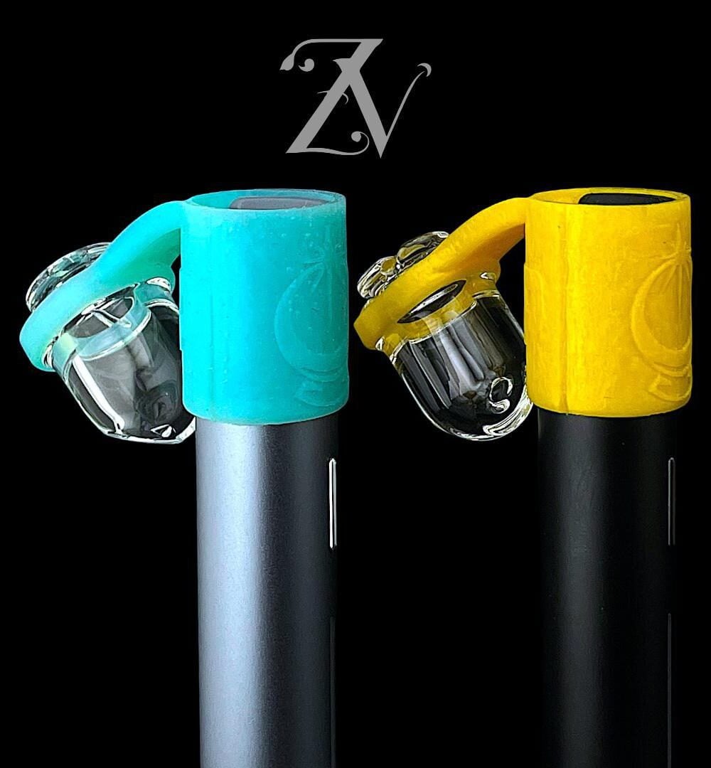 Alternative view of ONE TRICK PONY: 19MM NEURALIZER/KRYLON PIVOT TETHER