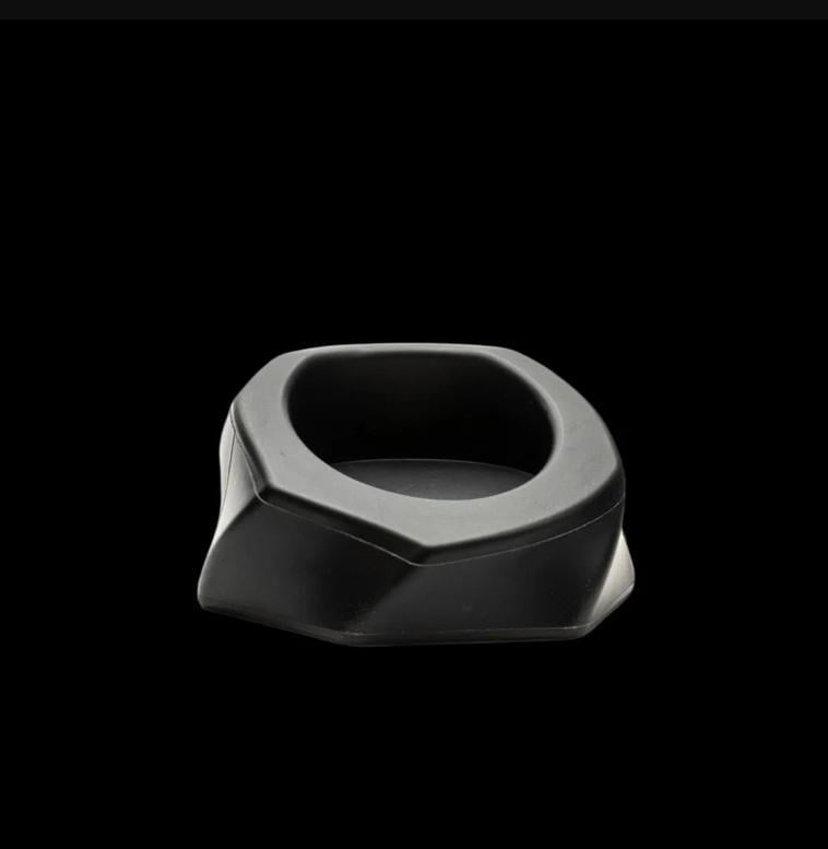 Alternative view of FOCUS V: AERIS CHARGING DOCK