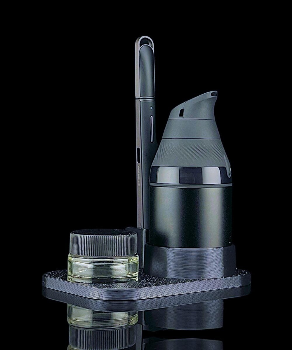 Alternative view of BENDING GLASS: PUFFCO PROXY STAND