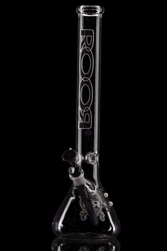 ROOR GLASS: INTRO COLLECTOR SERIES BLACK AND WHITE BEAKER