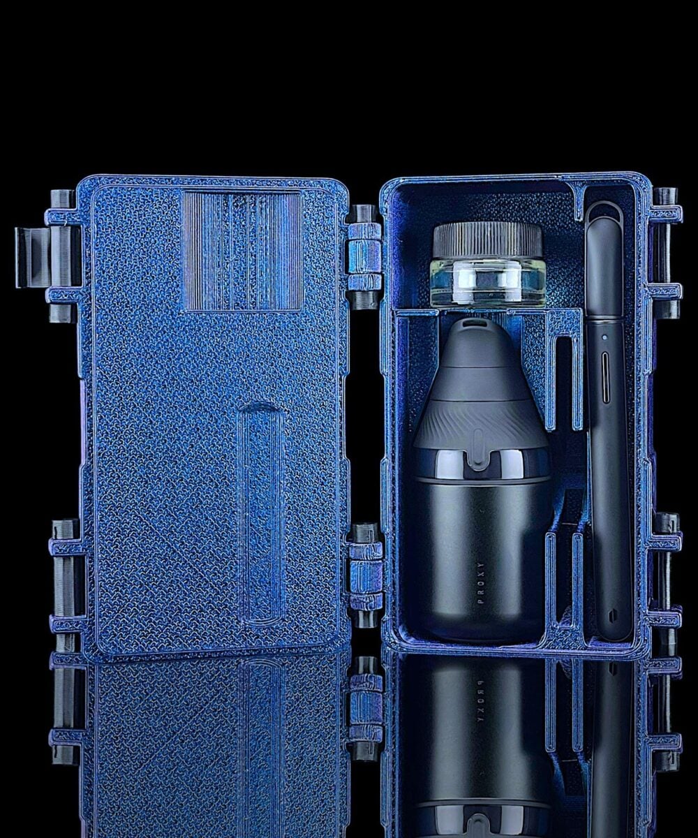 Alternative view of BENDING GLASS: PUFFCO PROXY CORE CASE