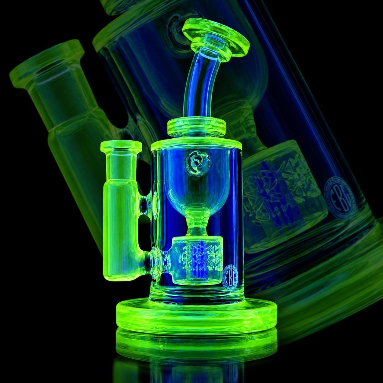 FATBOY GLASS: COLORED HOURGLASS TAURUS FULL SIZE ION (UV)