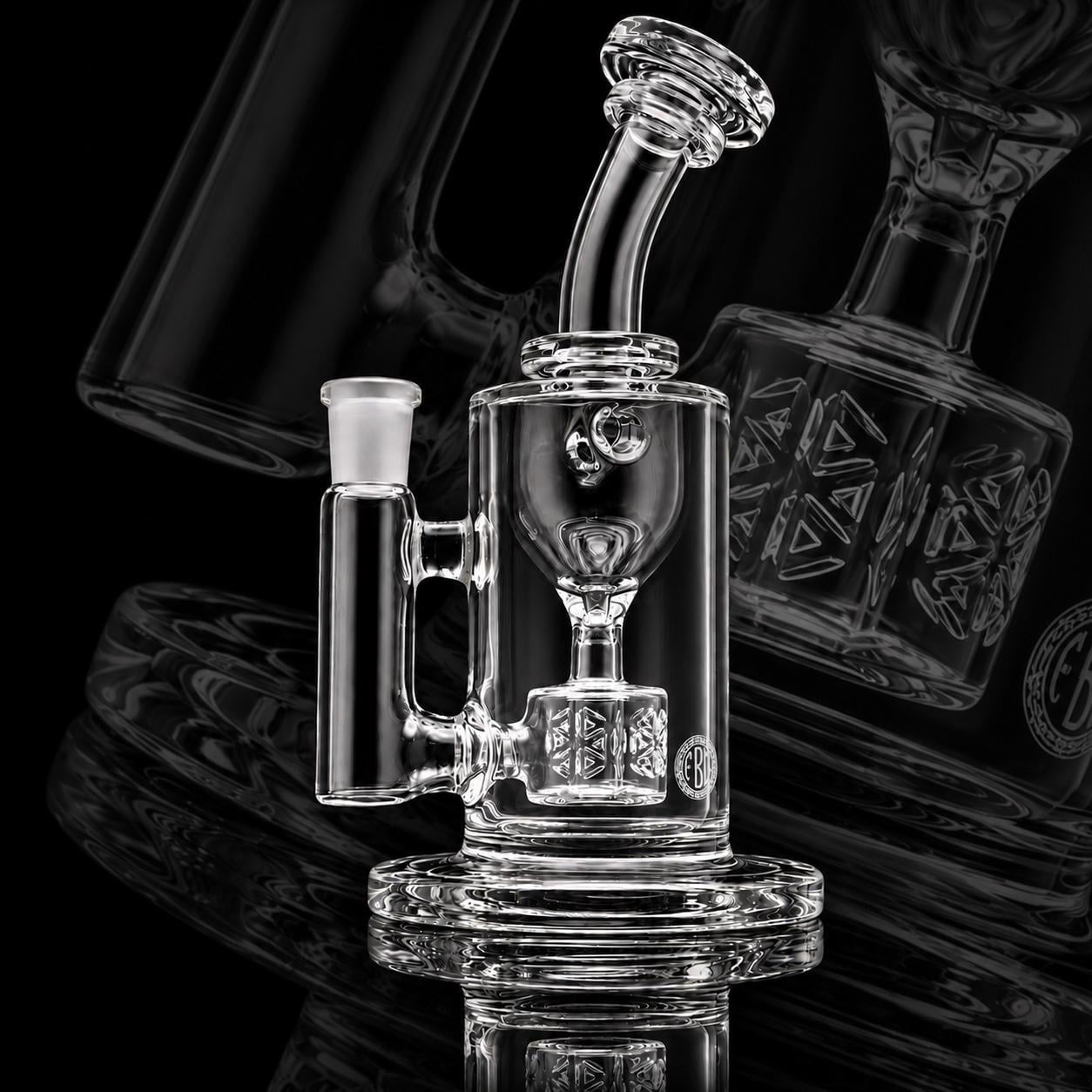 FATBOY GLASS: COLORED HOURGLASS TAURUS FULL SIZE CLEAR